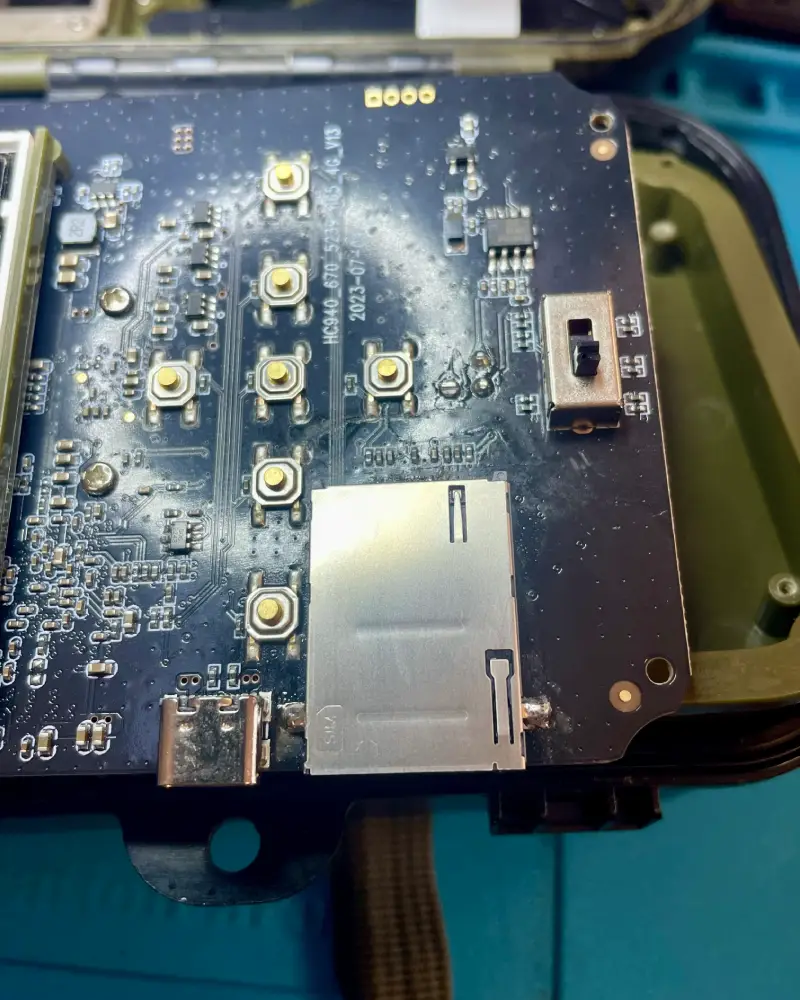 Novi slot za SIM karticu ugrađen na HC940 Pro kameru nakon popravke