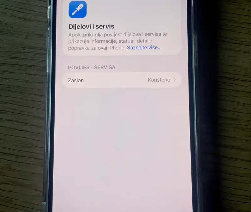 Nakon pada se pojavila crna mrlja na ekranu Iphone 16 plus